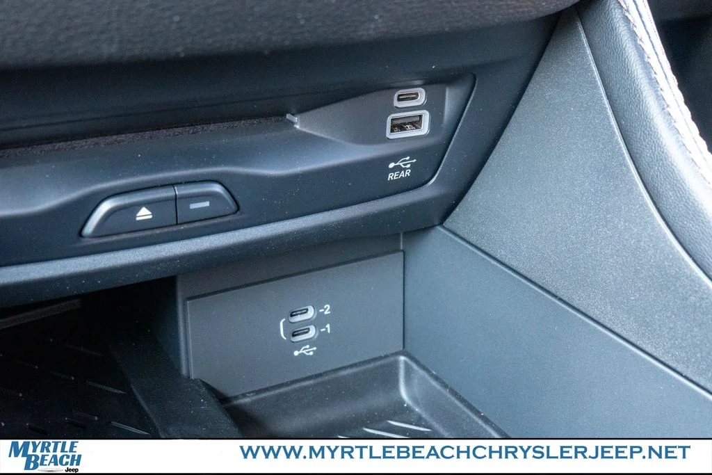New 2026 Red Hot Pearl-Coat Exterior Paint Chrysler Pinnacle image 28