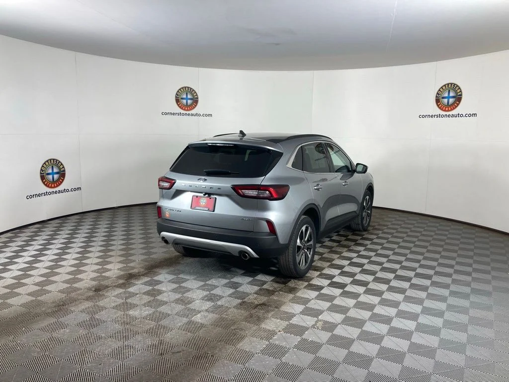 Used 2024 Silver Ford Platinum image 20
