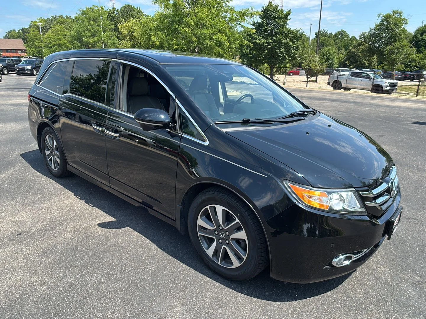 Used 2016 Crystal Black Pearl Honda Touring image 8