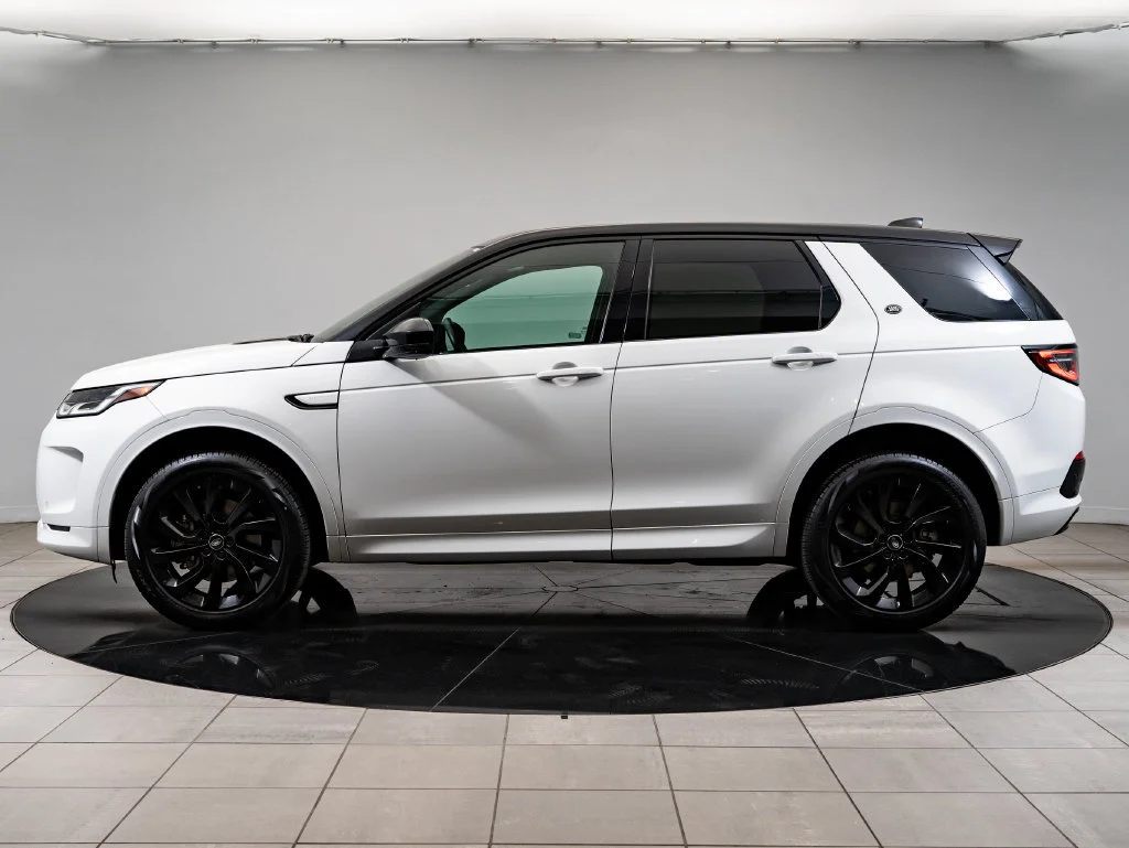 Used 2023 Fuji White Land Rover SE R-Dynamic image 5