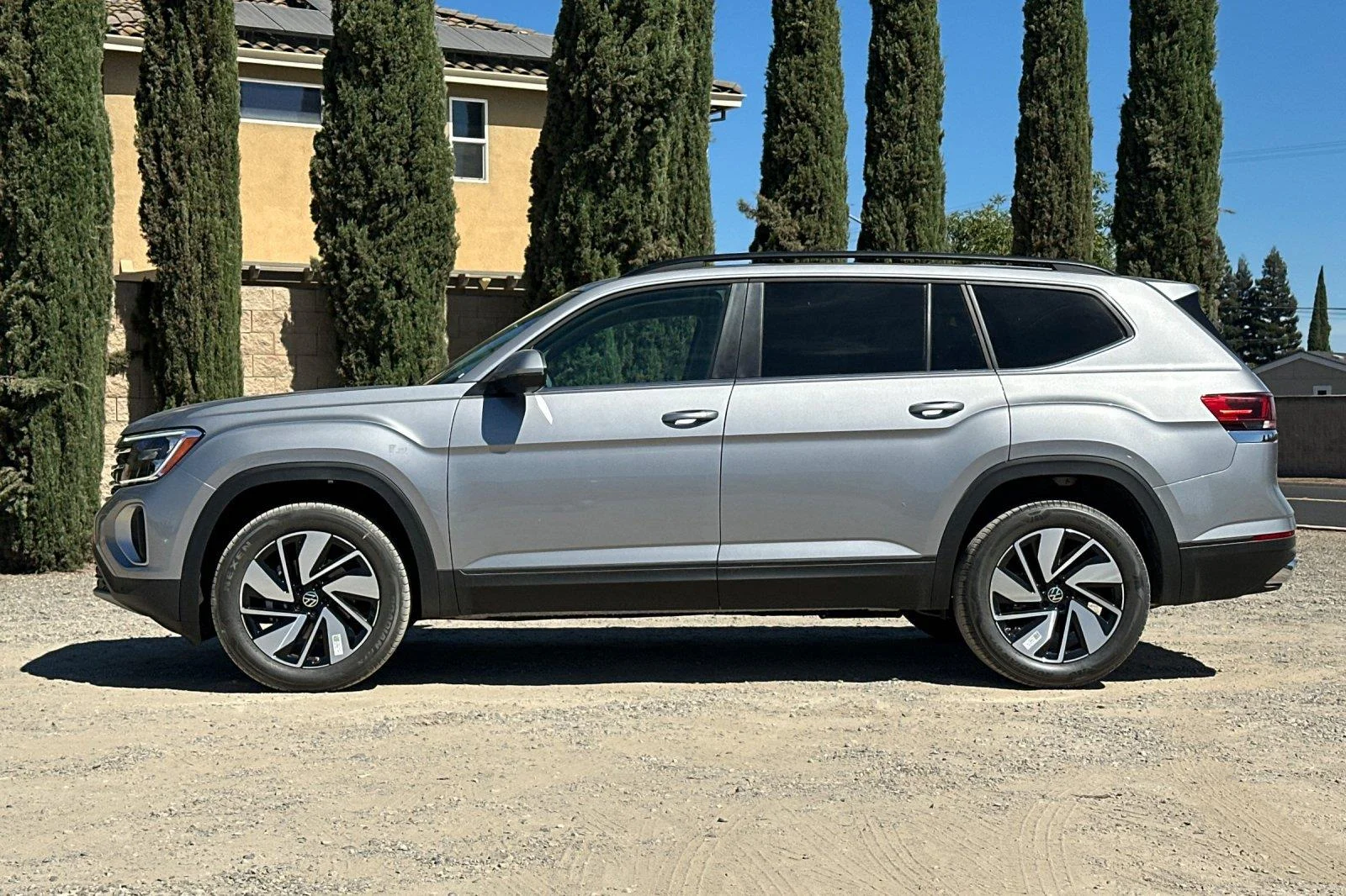 New 2026 Silver Mist Metallic Volkswagen 2.0T SE w/Technology image 7