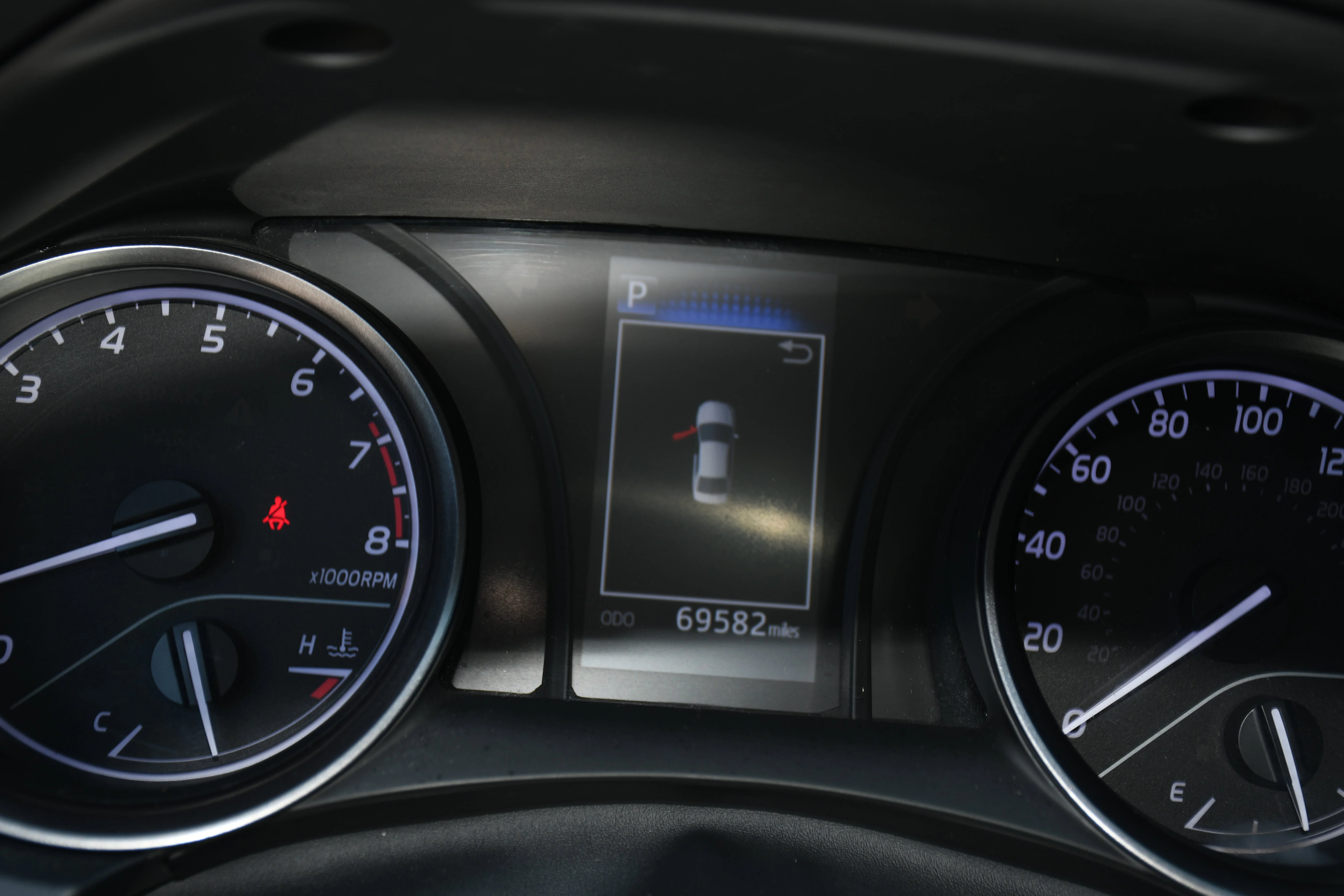 Used 2023 White Toyota SE image 13