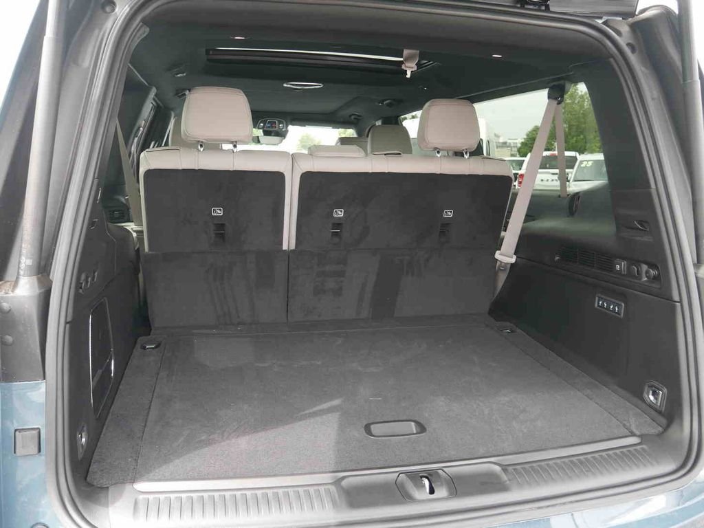 New 2026 Steel Blue Exterior Paint Jeep Grand Wagoneer image 7