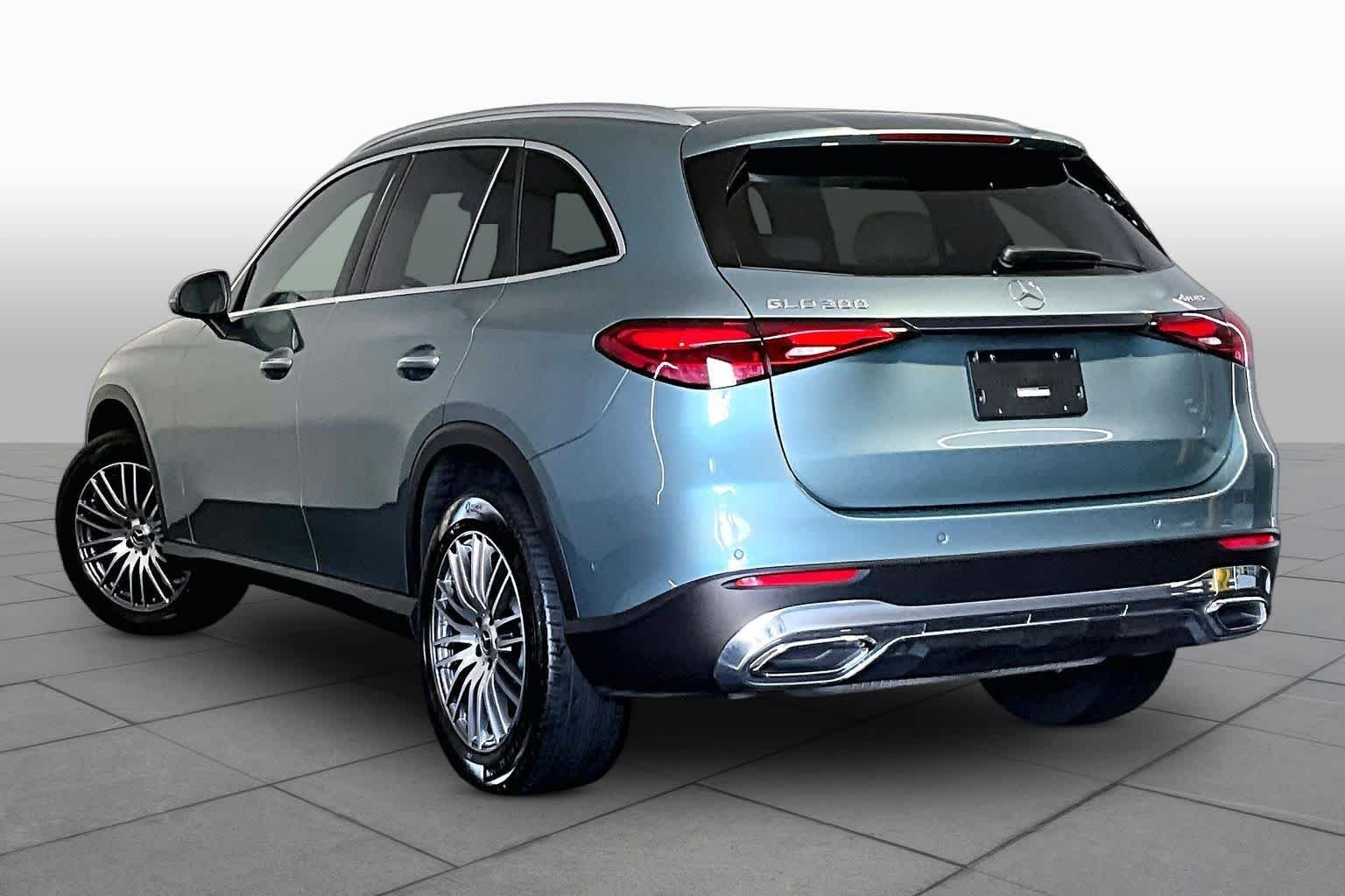 Certified Used 2026 Verde Silver Metallic Mercedes-Benz GLC 300 image 12
