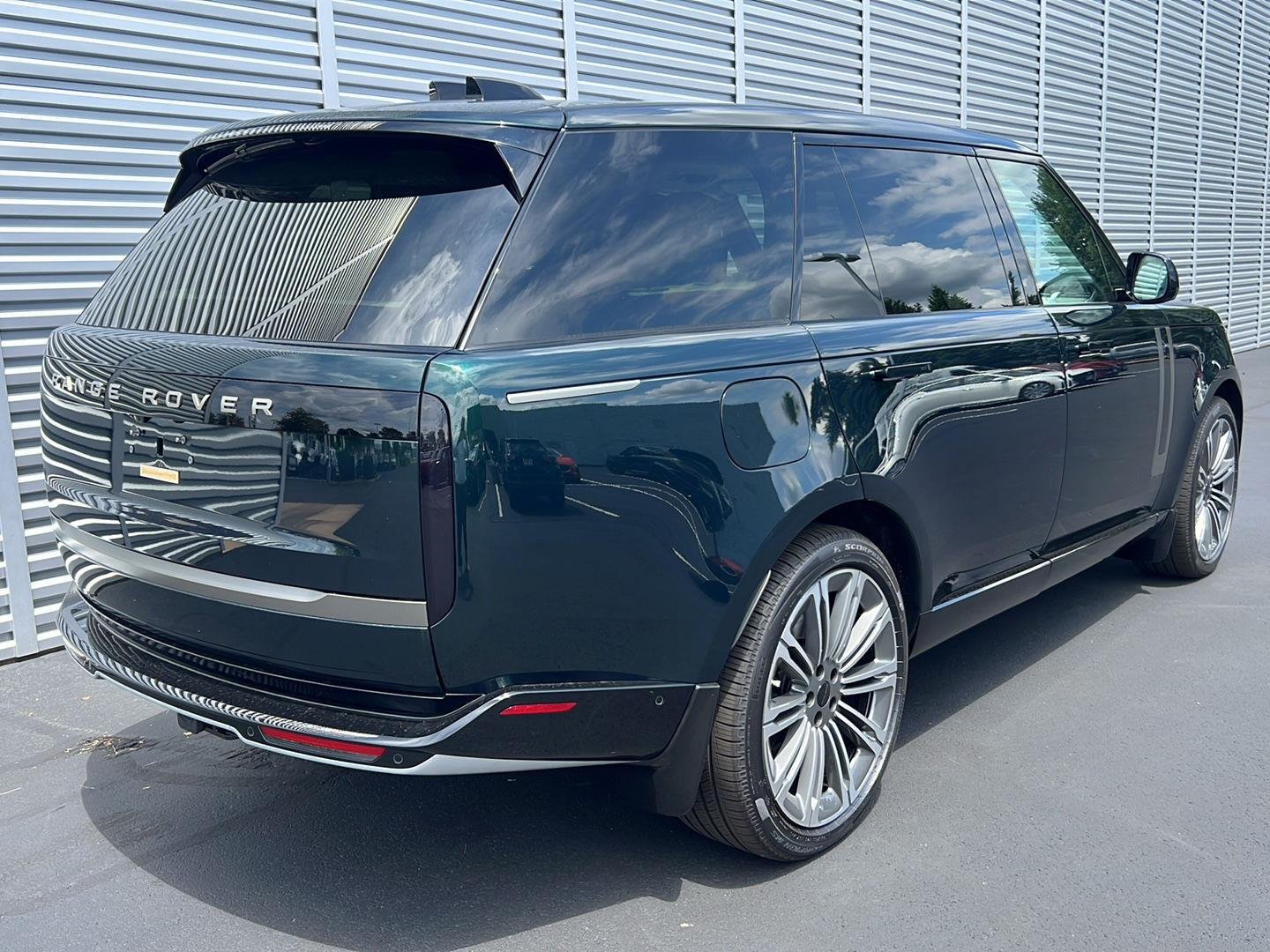New 2026 British Racing Green SV Bespoke Ultra Met Gloss Land Rover SE image 5