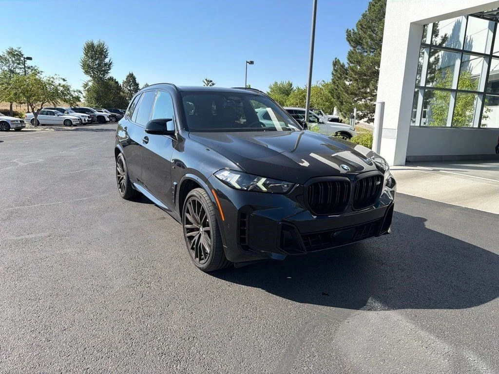 Used 2025 Black Sapphire Metallic BMW M60i image 7