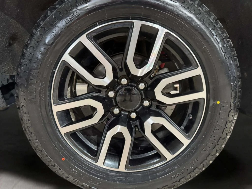 Used 2022 Silver GMC AT4 image 35