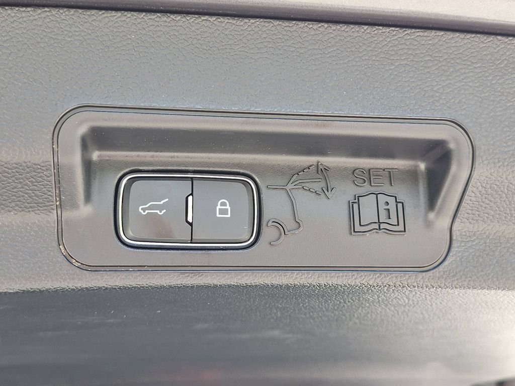 Used 2023 Gray Ford XLT image 8