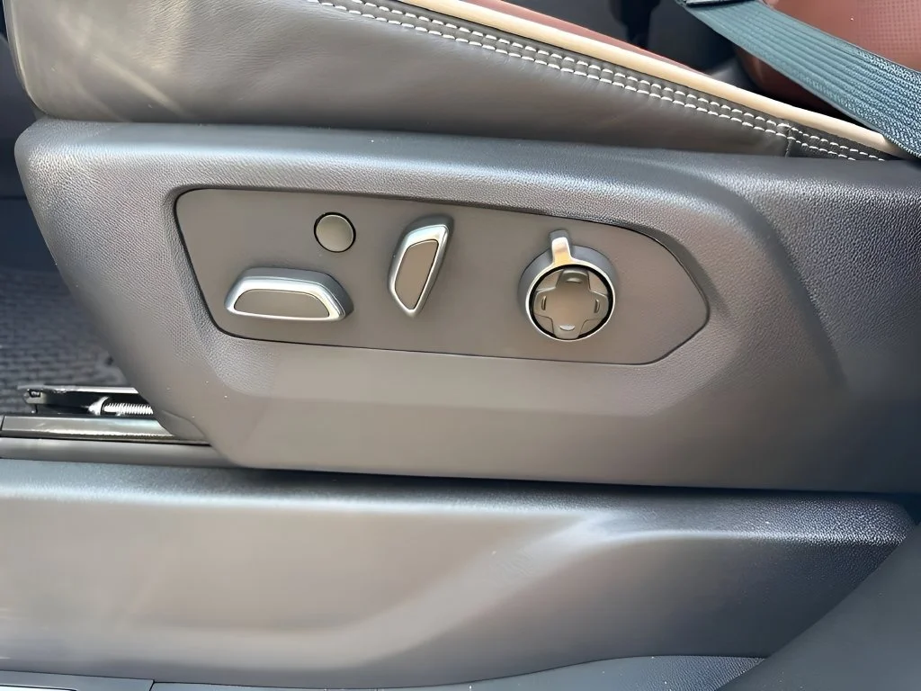 New 2026 Glacier White Tricoat GMC Denali Ultimate image 9