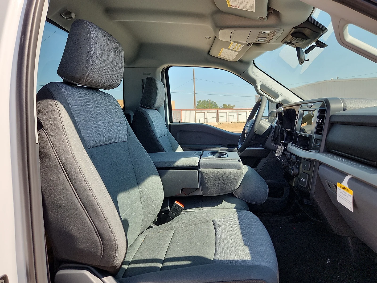 New 2027 Oxford White Ford XLT image 19