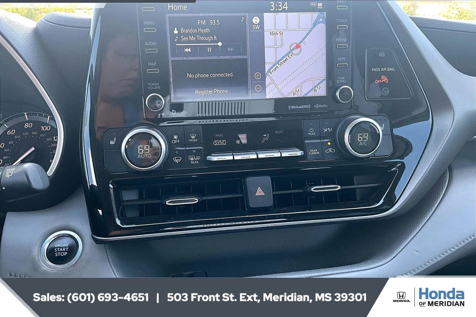 Used 2021 Magnetic Gray Metallic Toyota XLE image 23