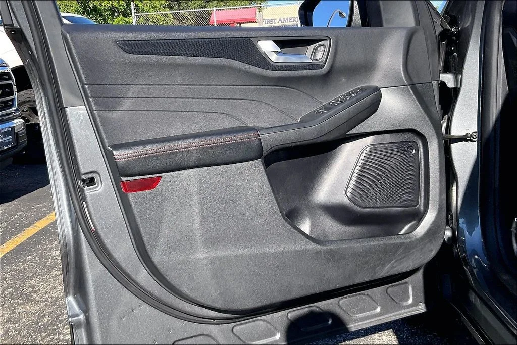 Used 2025 Gray Ford ST-Line image 22