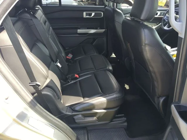 Used 2022 Silver Ford XLT image 31