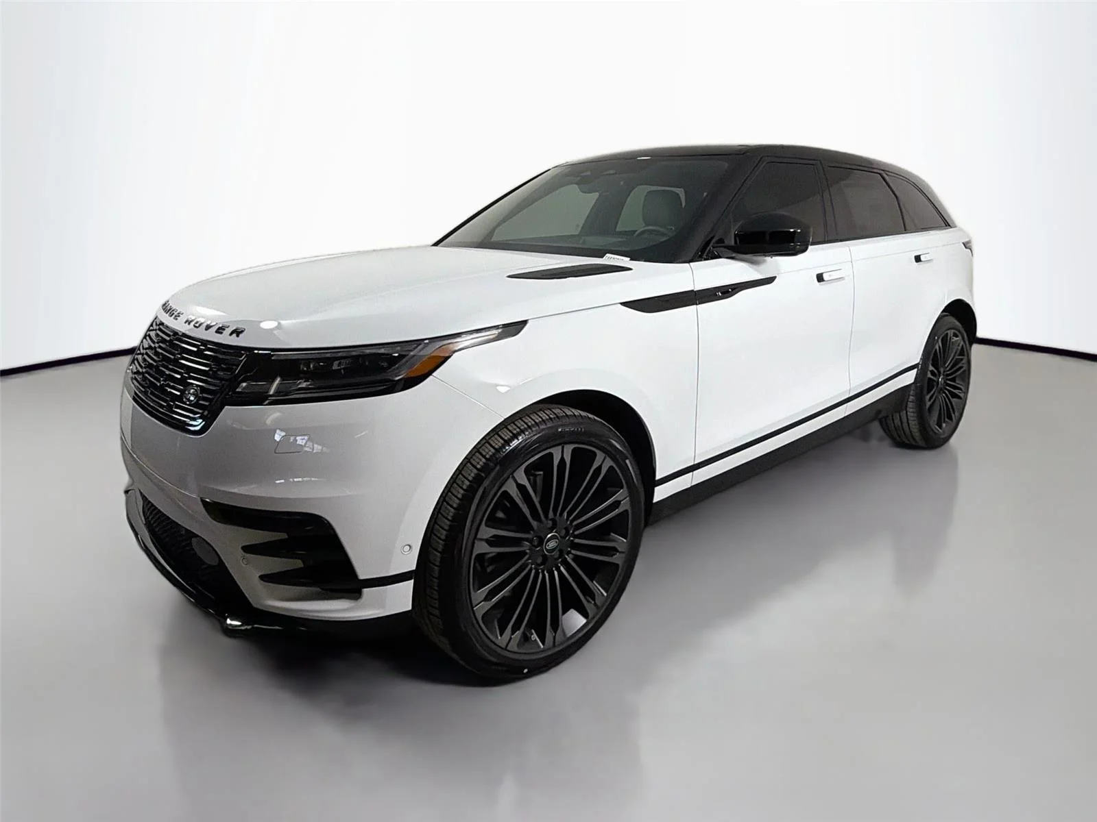 2026 Land Rover Range Rover Velar Belgravia Edition P250's photo