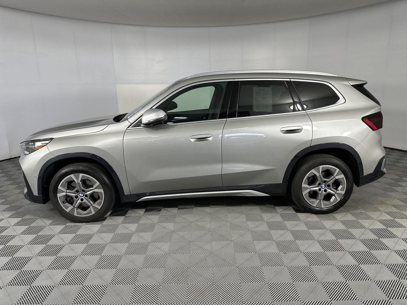 Used 2023 Space Silver Metallic BMW xDrive28i image 5