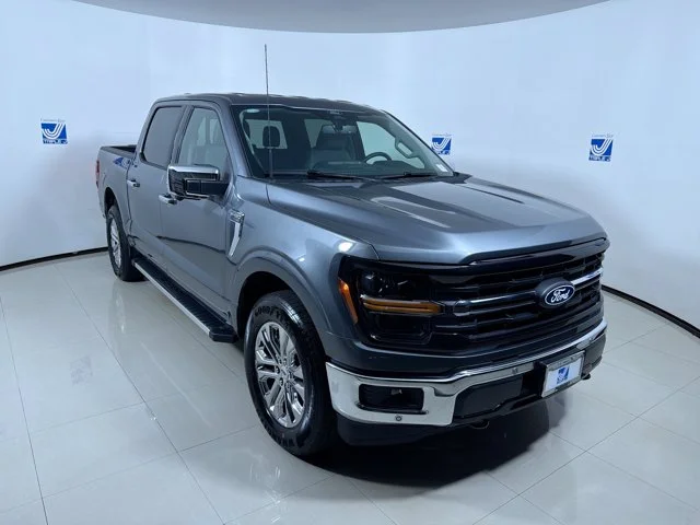 New 2026 CARBONIZED GRAY Ford XLT image 2