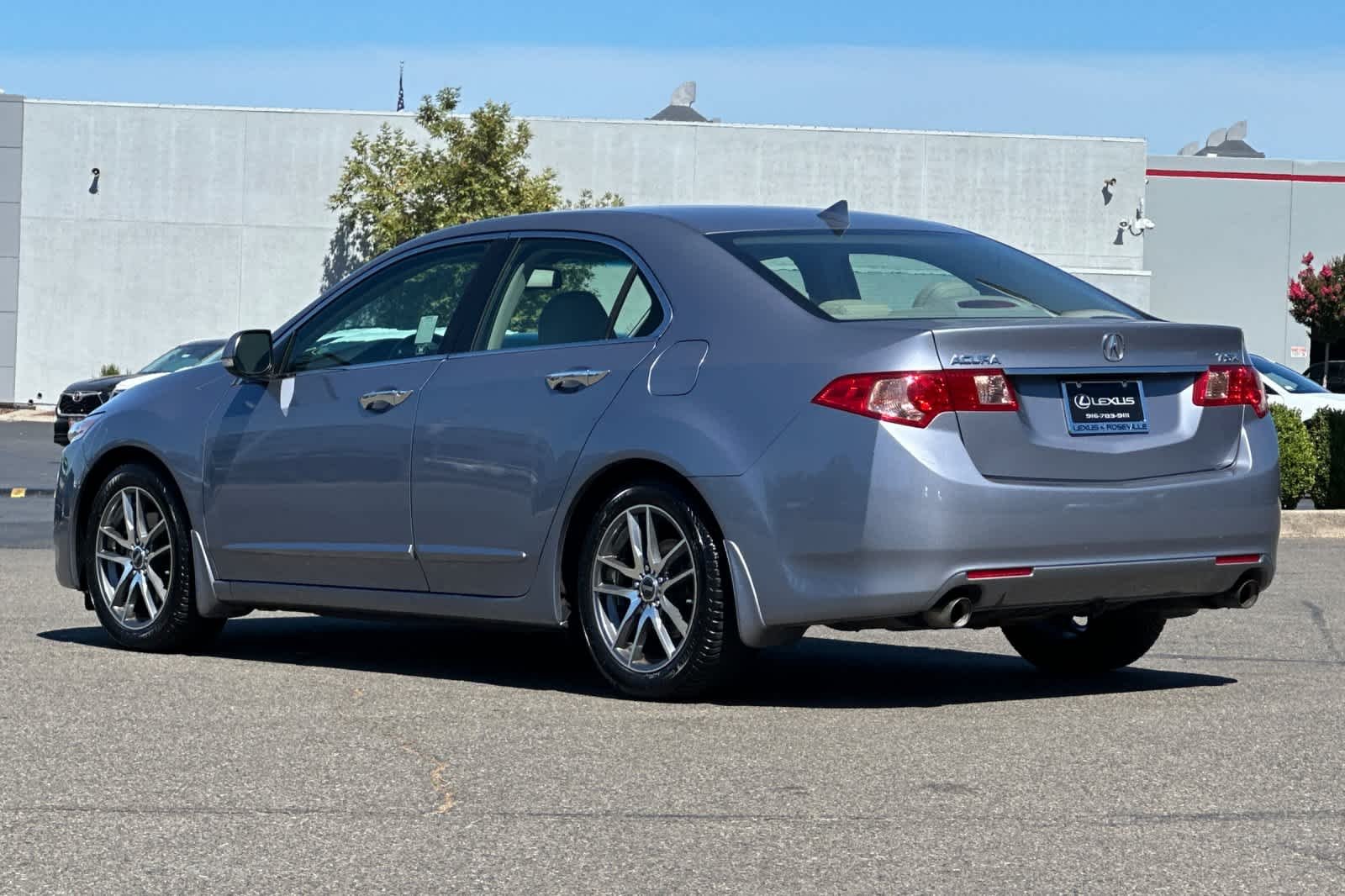 Used 2012  Acura  image 7