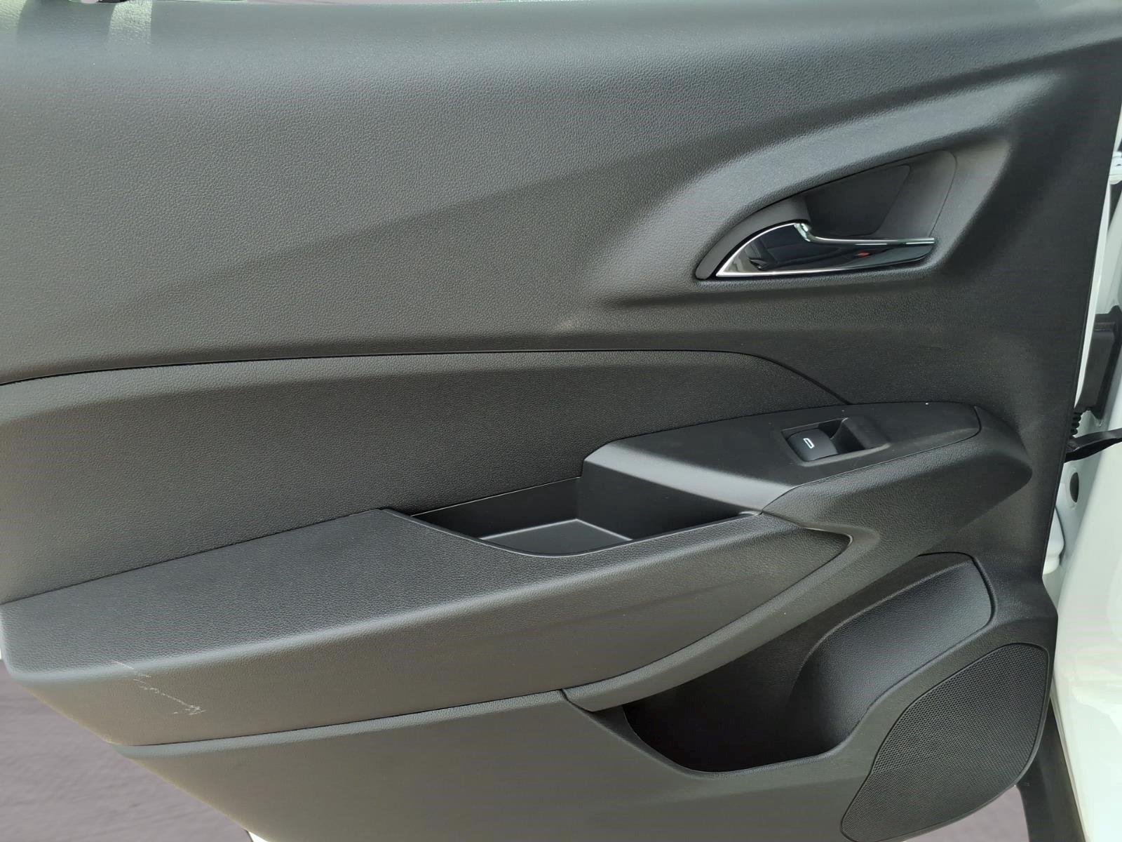 New 2026 Summit White Chevrolet LT image 9