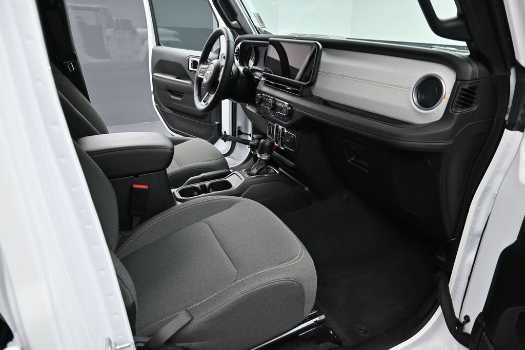 Used 2025 White Jeep Sahara 4xe image 21