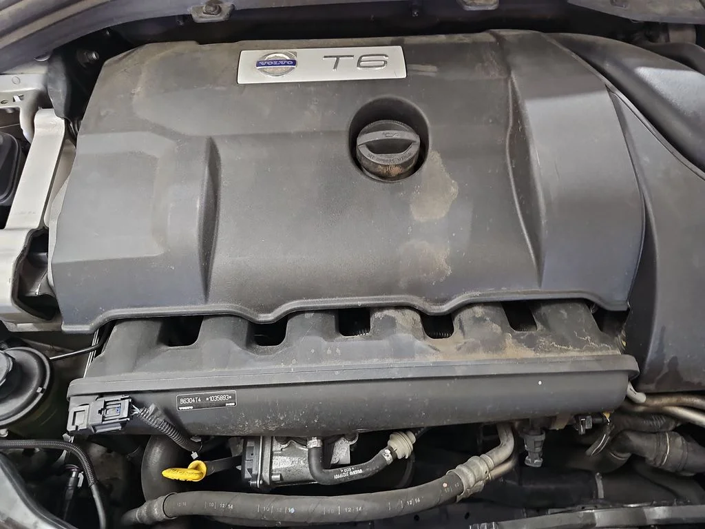 Used 2015 Silver Volvo T6 image 31