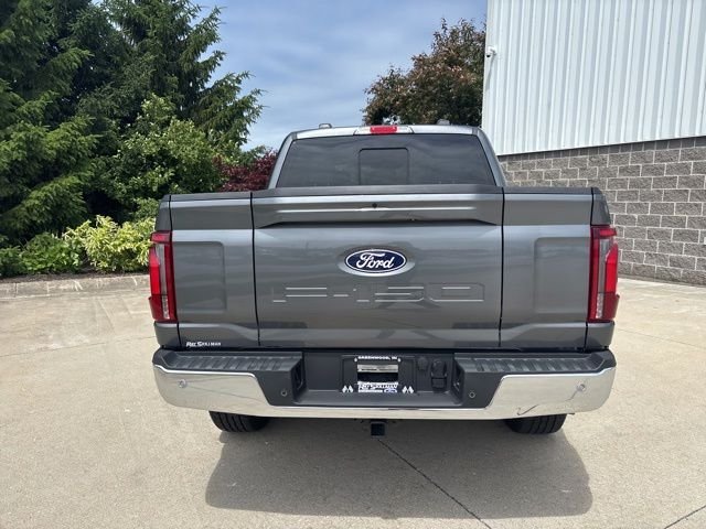 New 2026 Gray Ford Lariat image 7