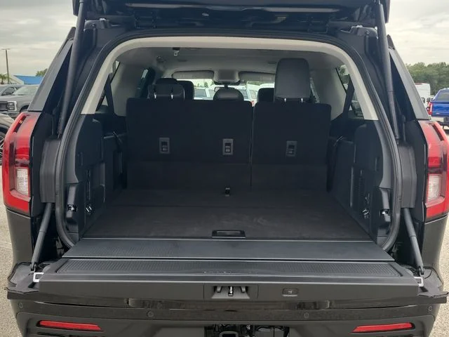 New 2027 Black Metallic Ford Active image 10