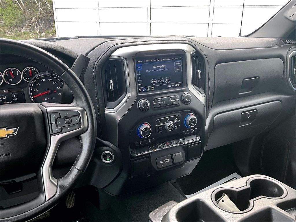 Used 2021 Silver Ice Metallic Chevrolet LT image 18