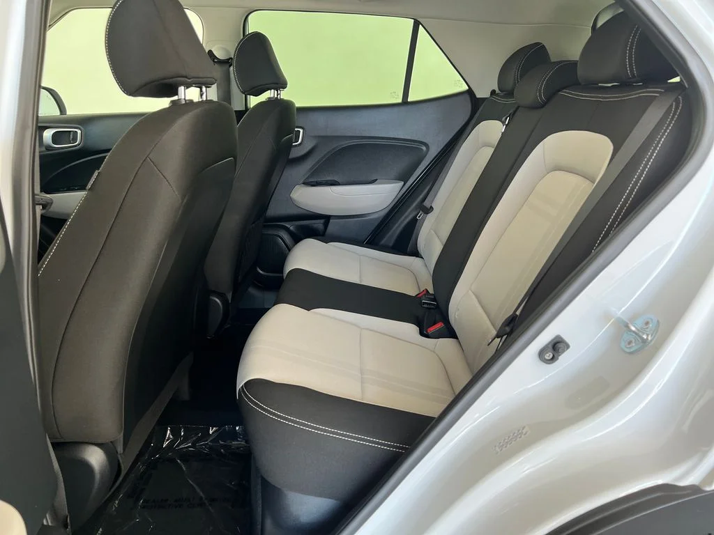 Used 2023 White Hyundai SEL image 27