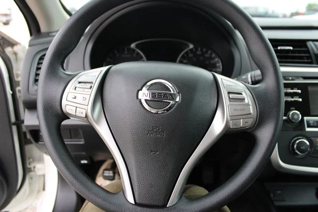 Used 2017 White Nissan 2.5 S image 8