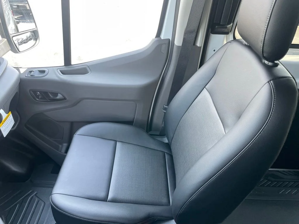 New 2026 Oxford White Ford Cargo Van image 22