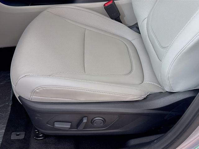 New 2026 Silver Hyundai SEL Convenience image 30