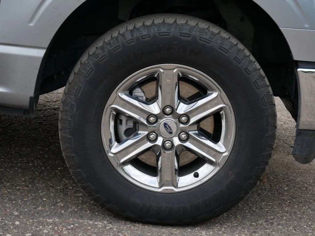 Used 2025 Silver Ford XLT image 7