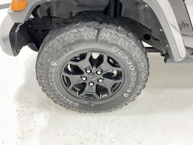 Used 2022  Jeep Willys image 9
