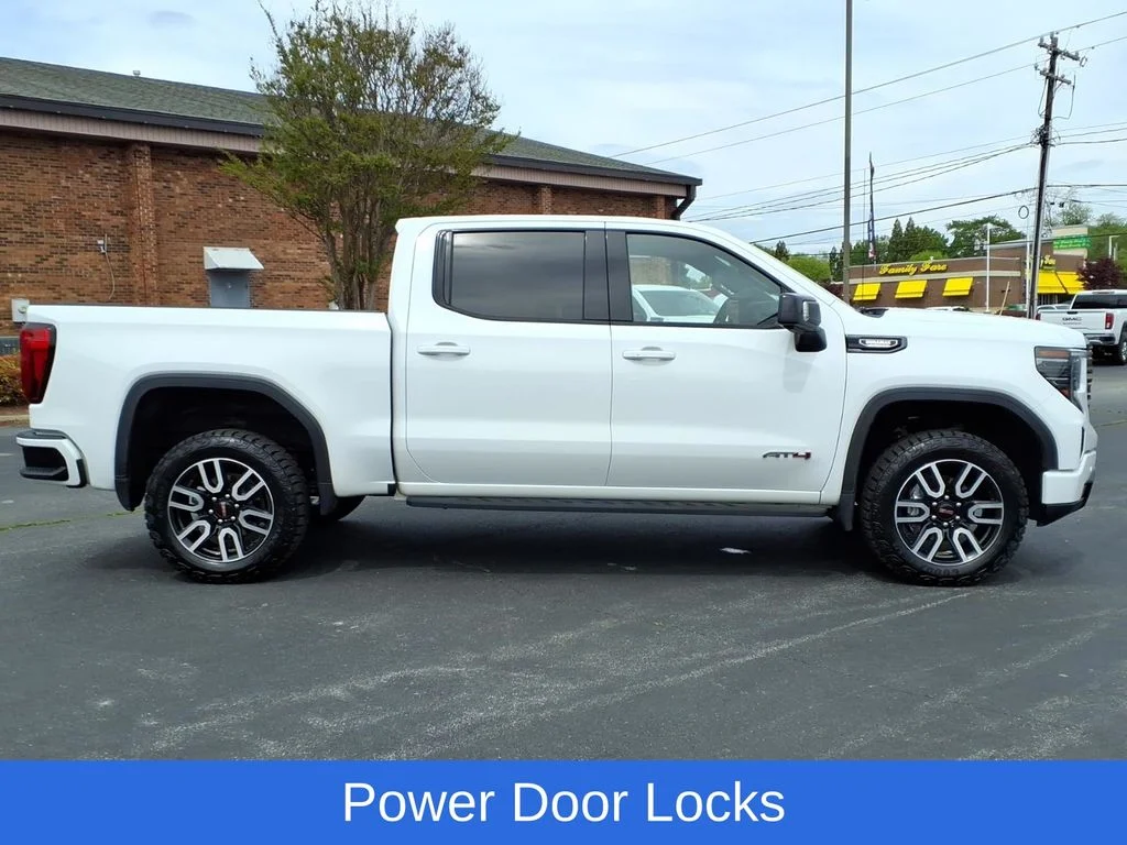Used 2024 White GMC AT4 image 34