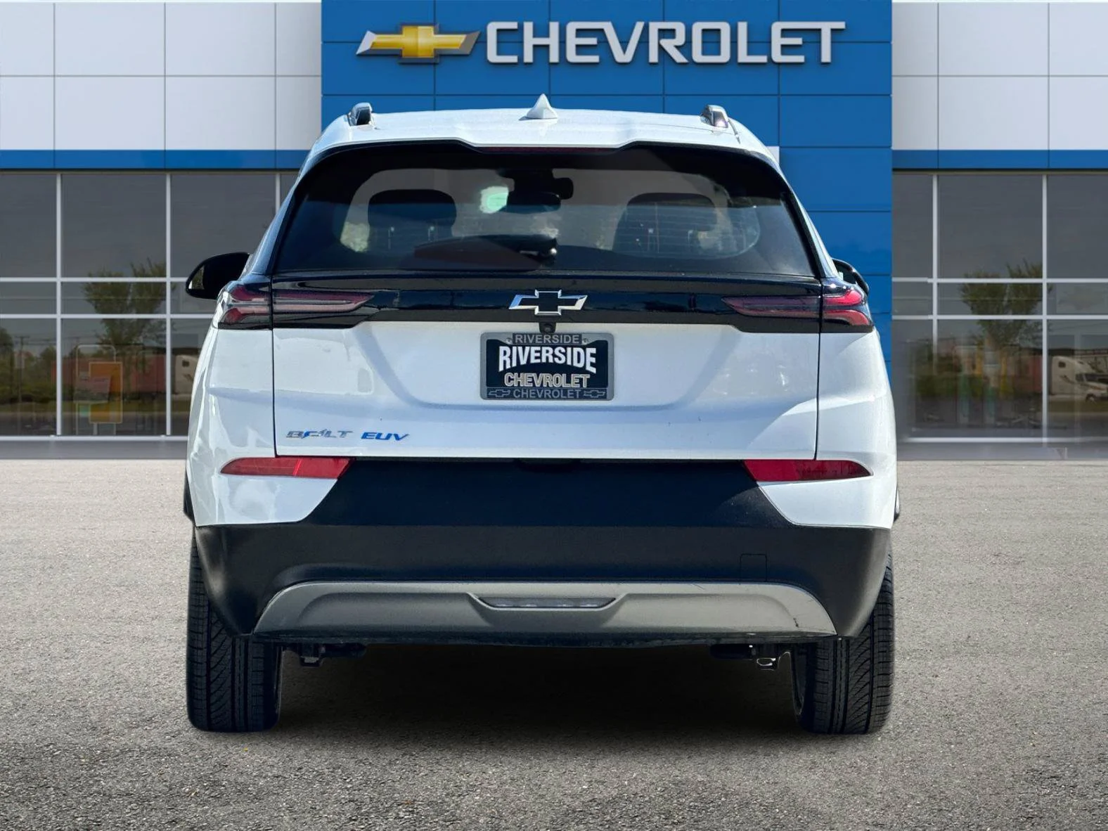 Used 2023 SUMMIT WHITE Chevrolet LT image 5