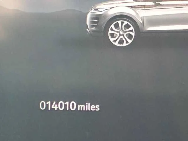 Used 2024  Land Rover Dynamic SE image 8