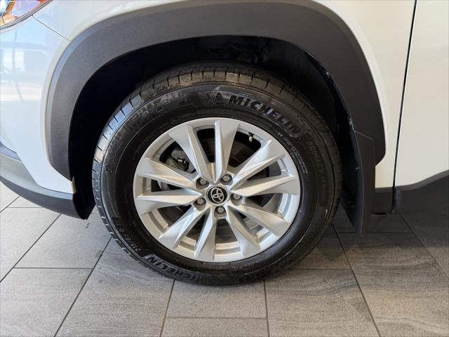 Certified Used 2023 WIND CHILL PEARL Toyota  image 43