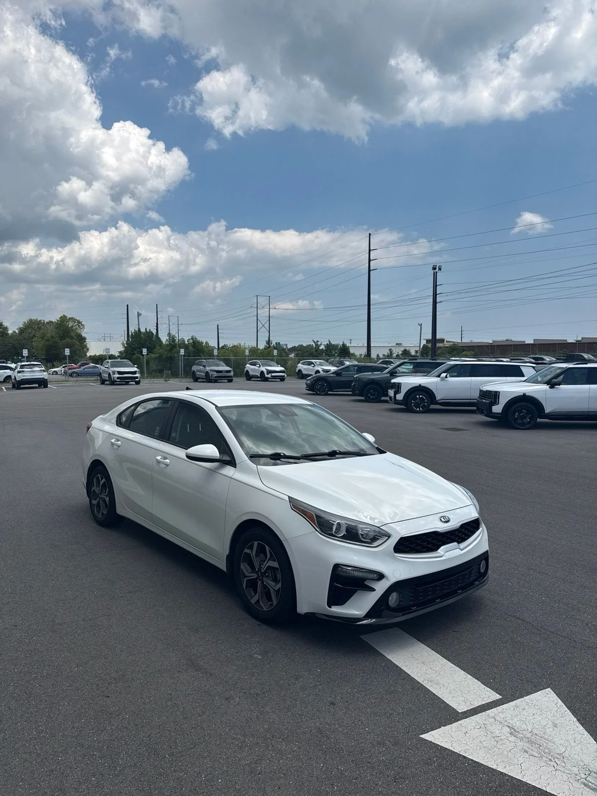 Used 2020 Clear White Kia LXS image 3