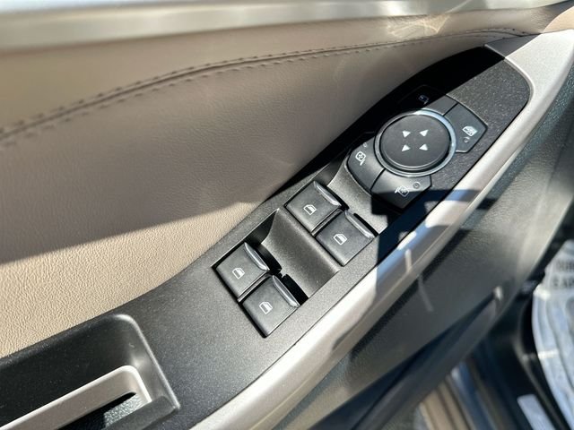 Used 2023 Gray Ford Limited image 27