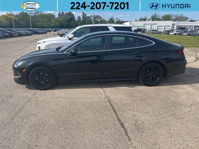 2022 Hyundai Sonata SE's photo