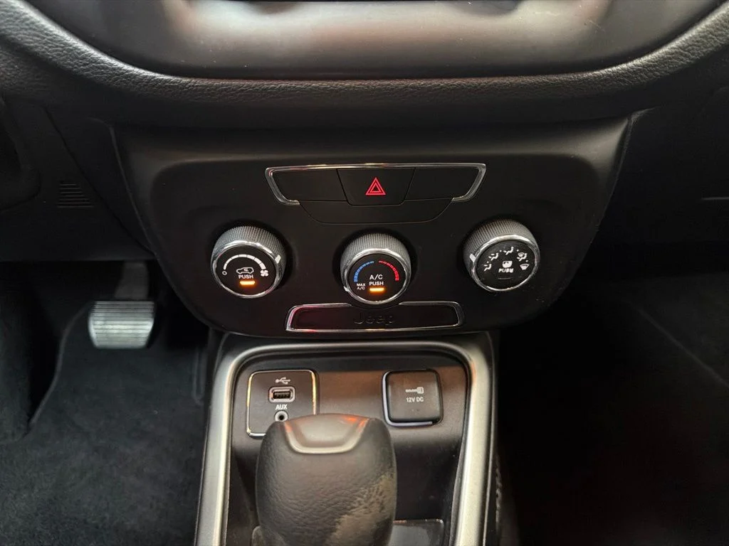 Used 2018 Olive Green Pearlcoat Jeep Sport image 21
