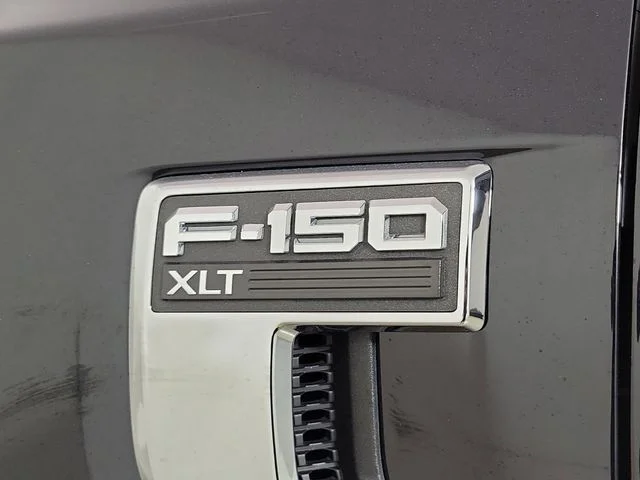 Used 2021 Black Ford XLT image 9