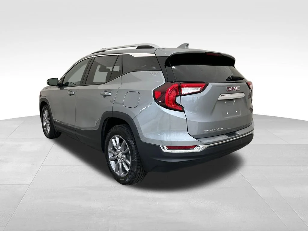 Used 2024 Sterling Metallic GMC SLT image 3