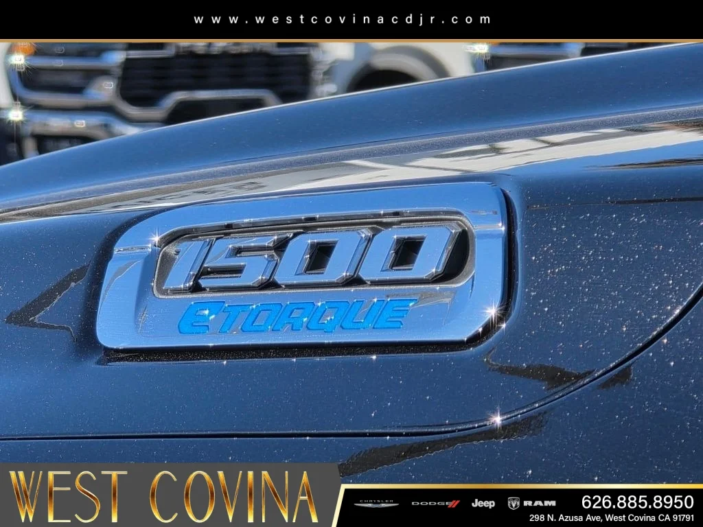 New 2026 Diamond Black Crystal Pearl-Coat Exterior Paint RAM Big Horn/Lone Star image 10