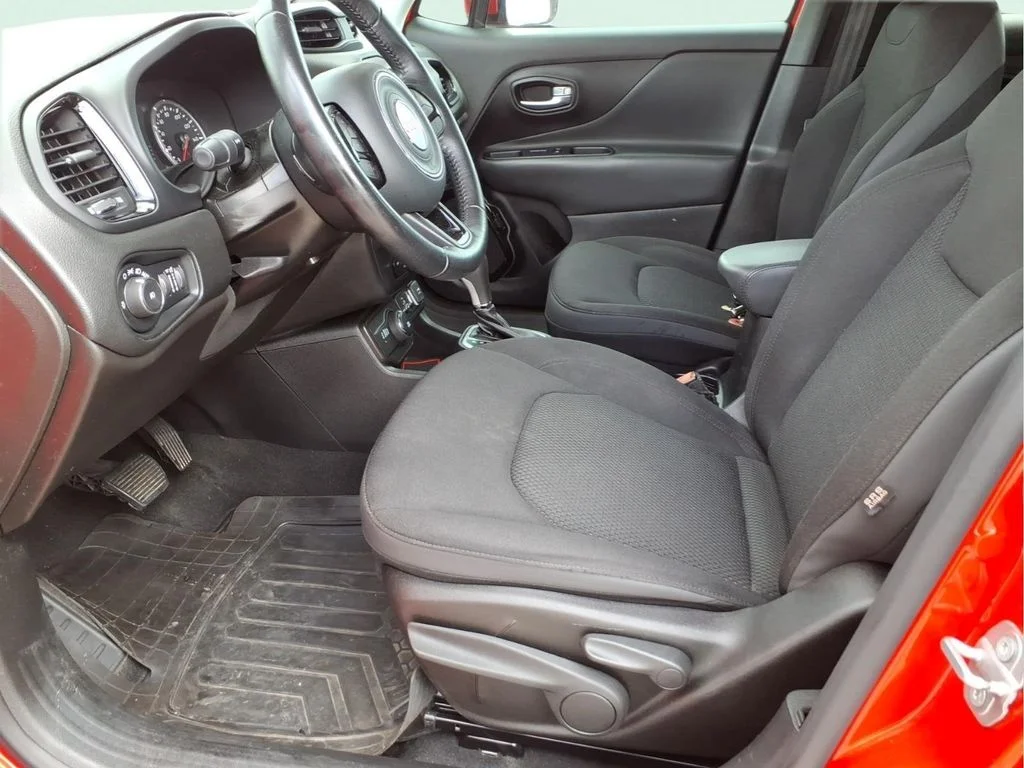 Used 2019 Red Jeep Latitude image 20