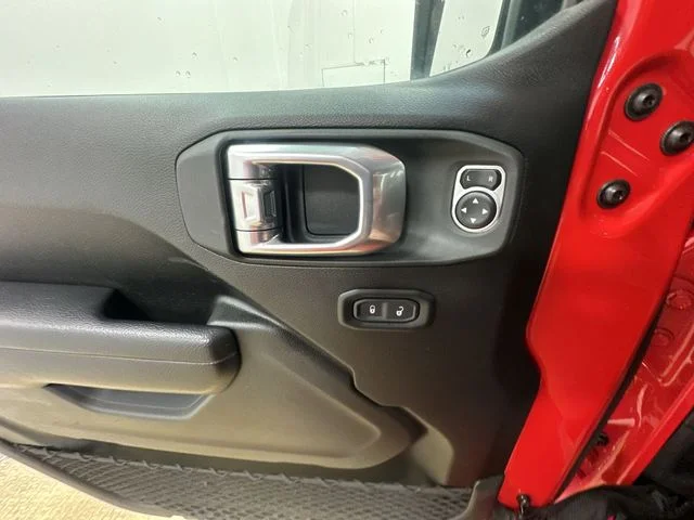 2024 Jeep Wrangler 4-Door Willys - Photo 16