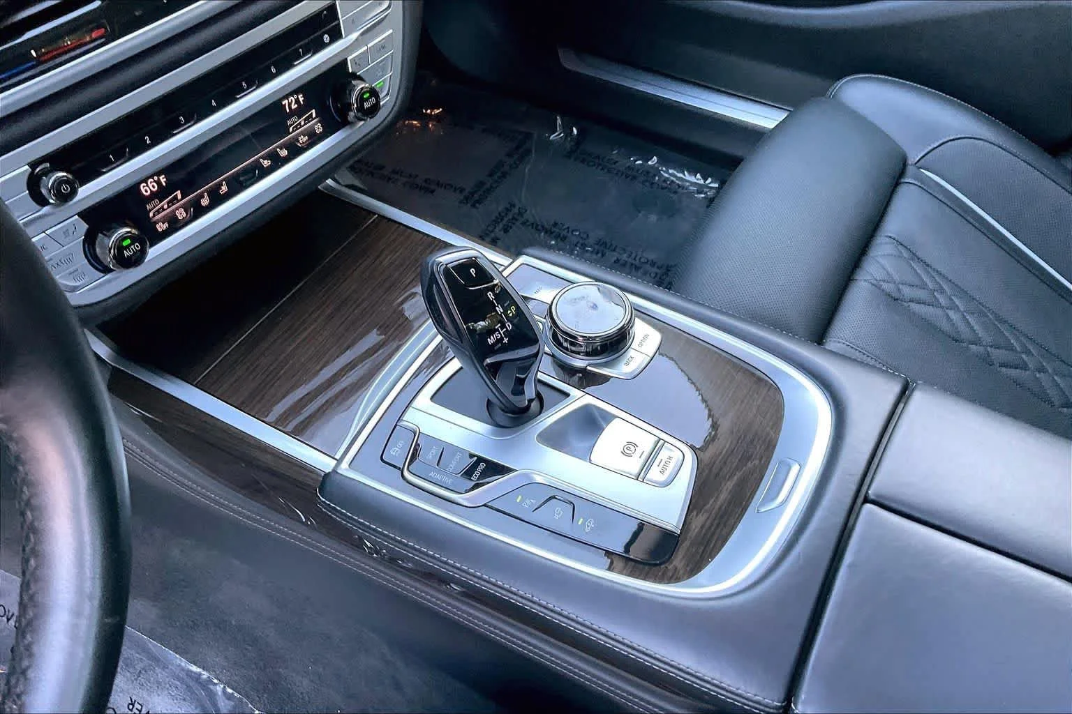 Used 2022 Dark Graphite Metallic BMW 750i xDrive image 16