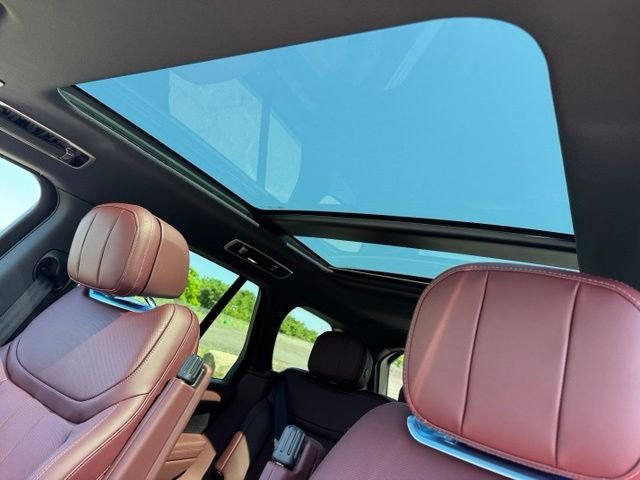New 2026 Carpathian Grey Land Rover SE image 15