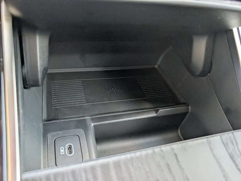 New 2026 Arroios Grey Land Rover Dynamic SE image 16