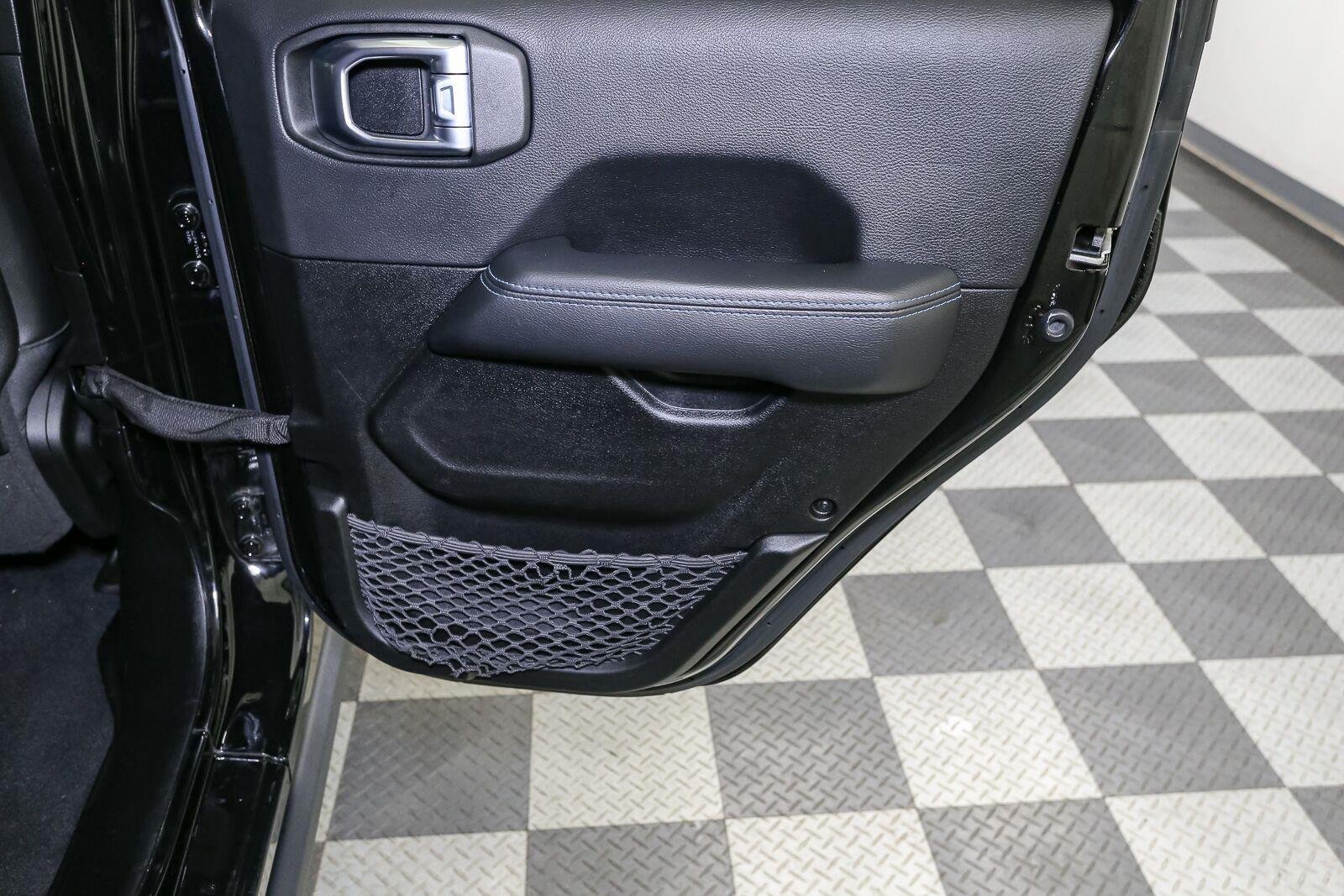 Used 2022 Black Clearcoat Jeep Unlimited Rubicon image 24
